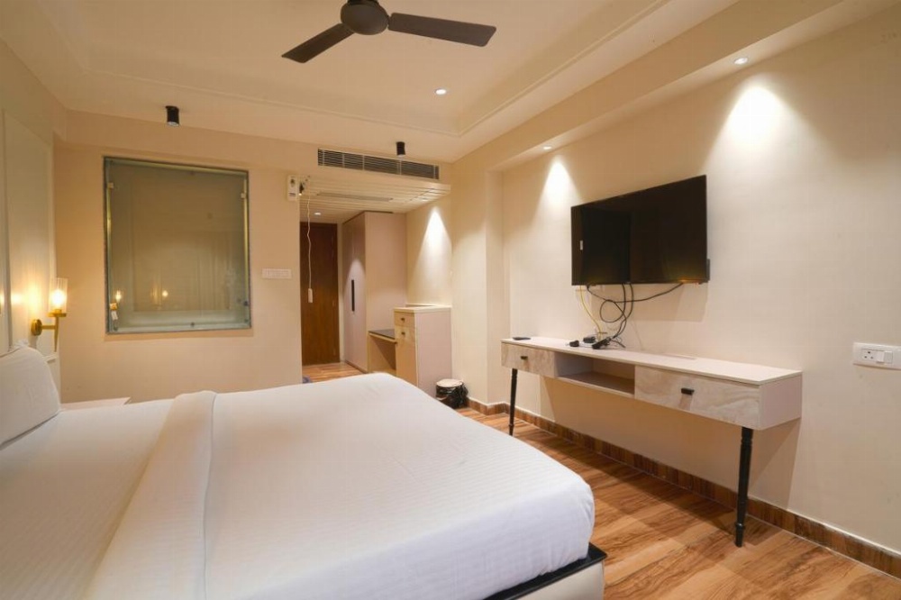 Room image 5