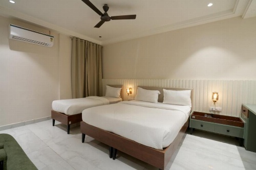 Hotel Square 36 image 50
