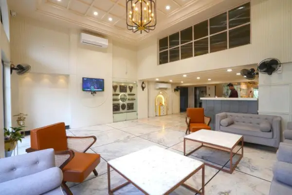 Hotel Square 36